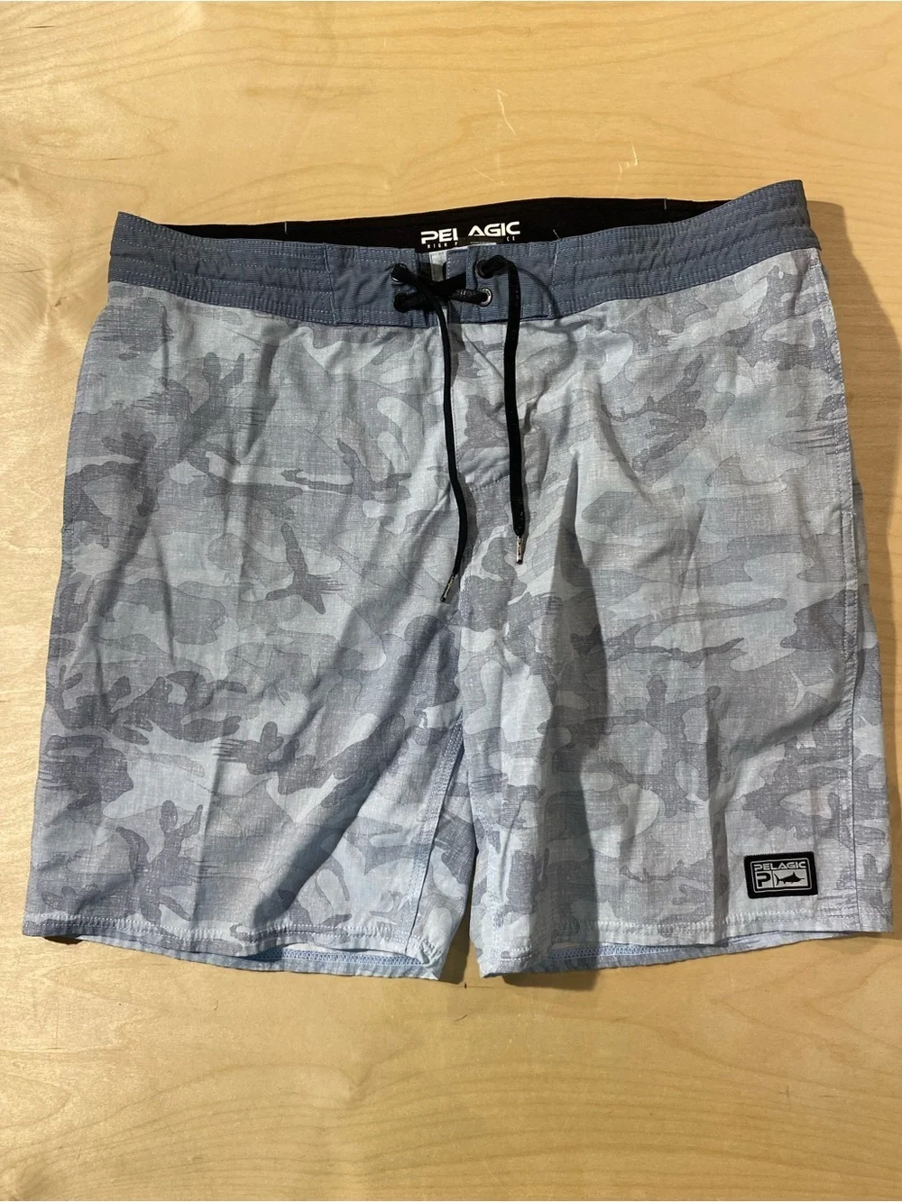 Pelagic Men’s Gray Camo Swim Trunks 36 (RS)